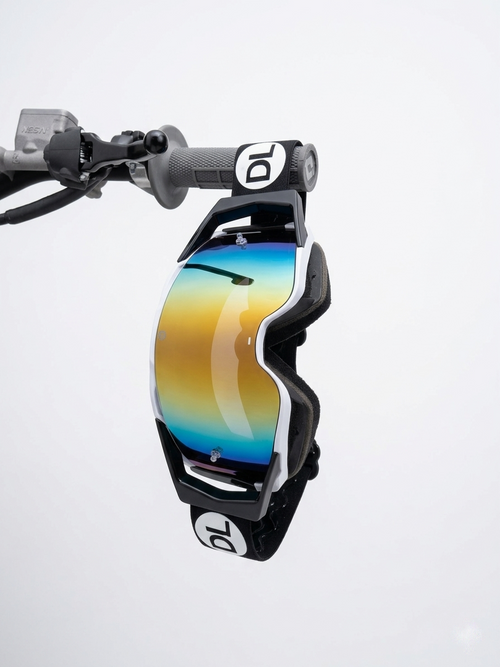 Dirt Logic MXOR with White and Black Frame